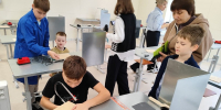 Уроки химии и робототехники: как работает современная подмосковная школа - Regions.Ru