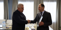 120326 Поздравил СМК - ТВ-Комсет